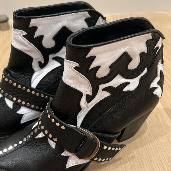 Zadig & Voltaire | NWOB Cara Black and White Cow Print booties - Size IT 39 - Picture 5 of 11